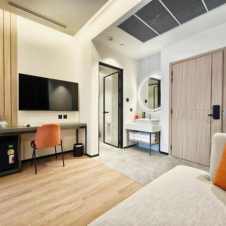 Citichic Sukhumvit 13 By Compass Hospitality - Newly Renovated Hotel Bangkok Exterior photo
