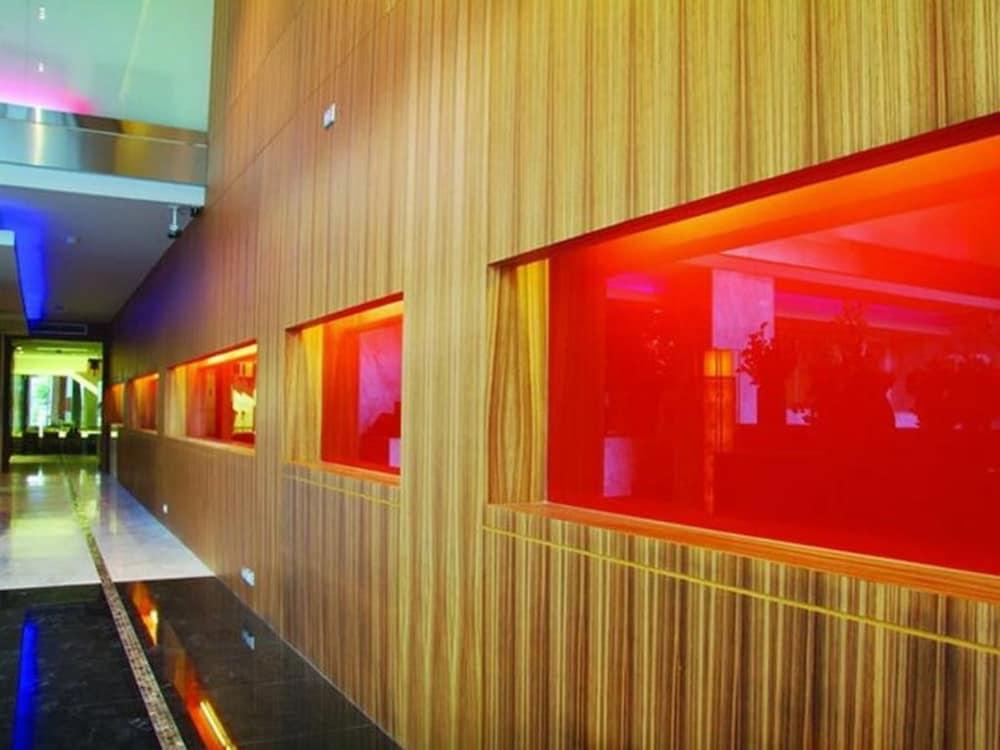 Citichic Sukhumvit 13 By Compass Hospitality - Newly Renovated Hotel Bangkok Exterior photo