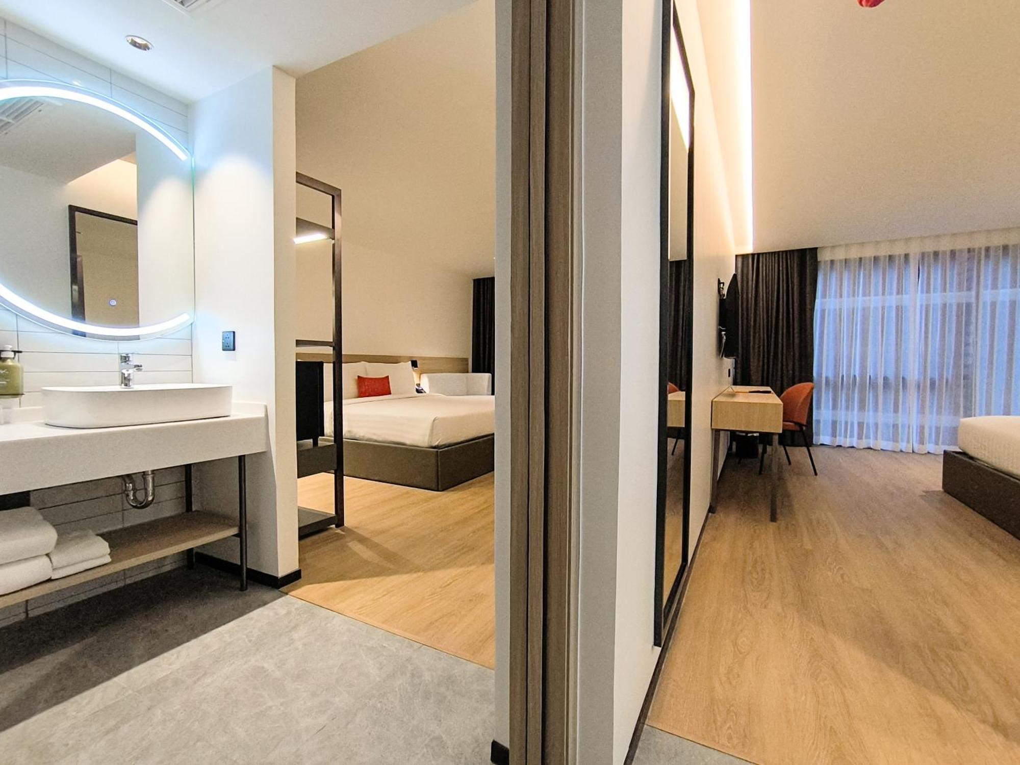 Citichic Sukhumvit 13 By Compass Hospitality - Newly Renovated Hotel Bangkok Exterior photo