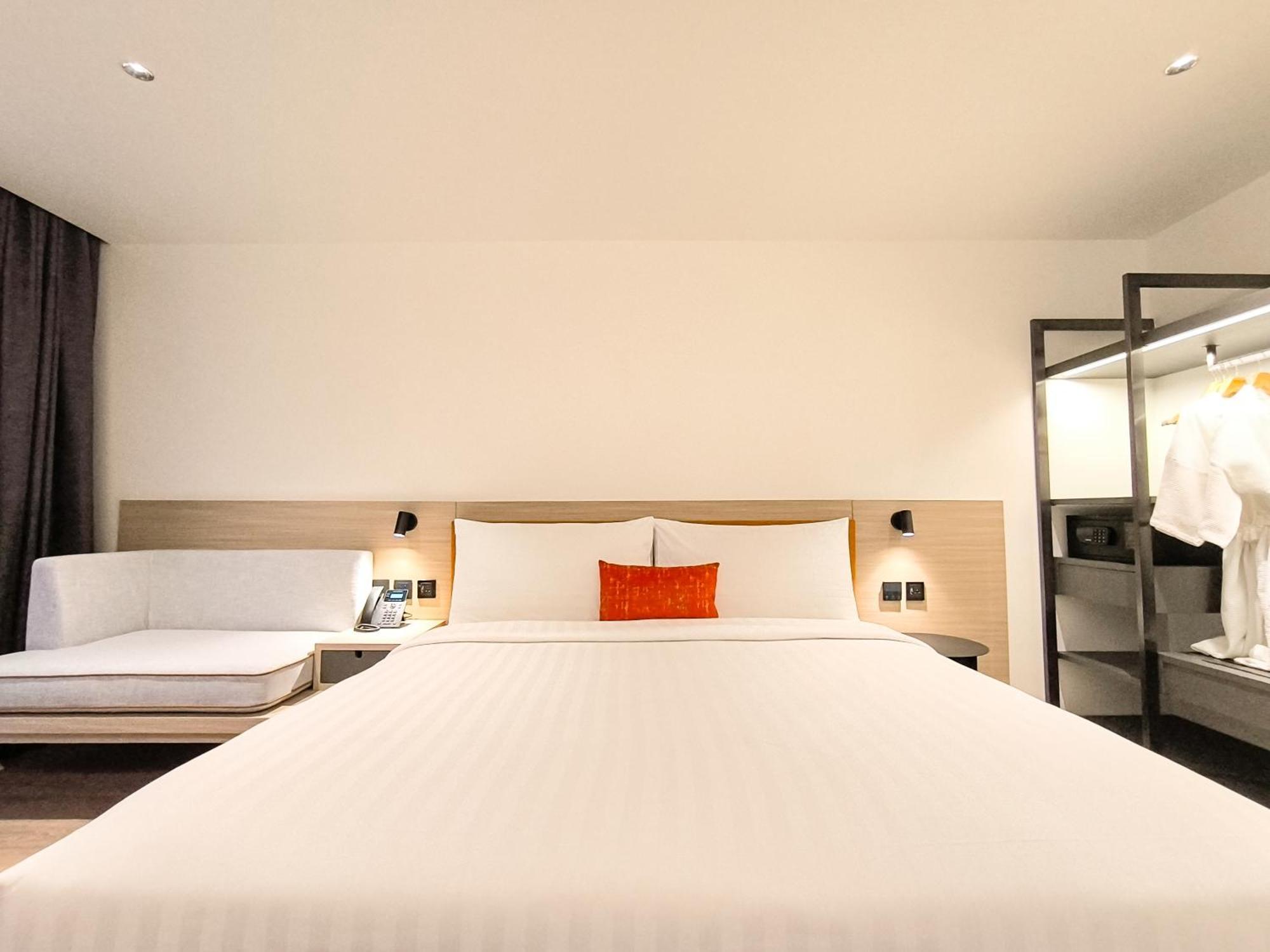 Citichic Sukhumvit 13 By Compass Hospitality - Newly Renovated Hotel Bangkok Exterior photo