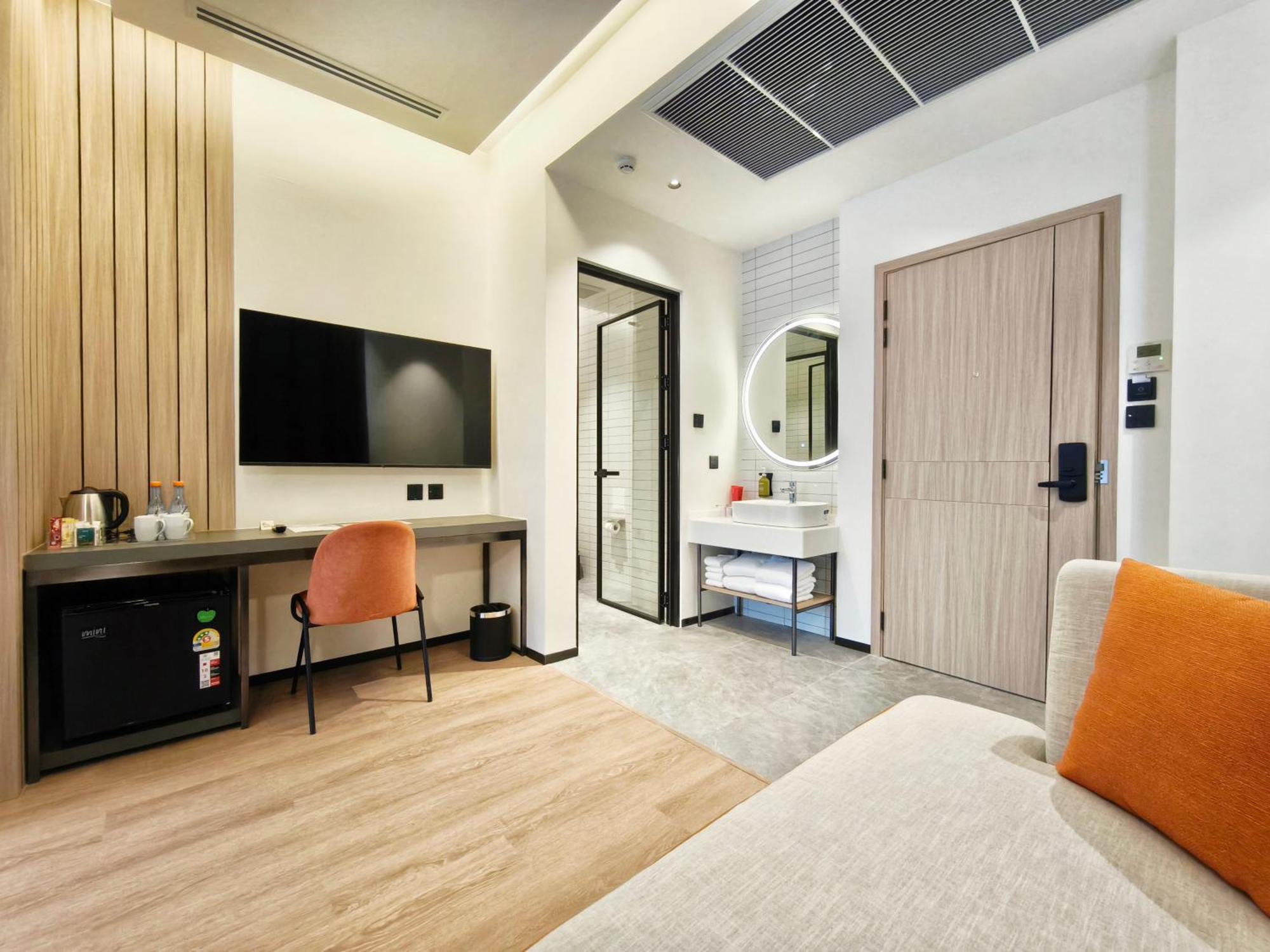 Citichic Sukhumvit 13 By Compass Hospitality - Newly Renovated Hotel Bangkok Exterior photo