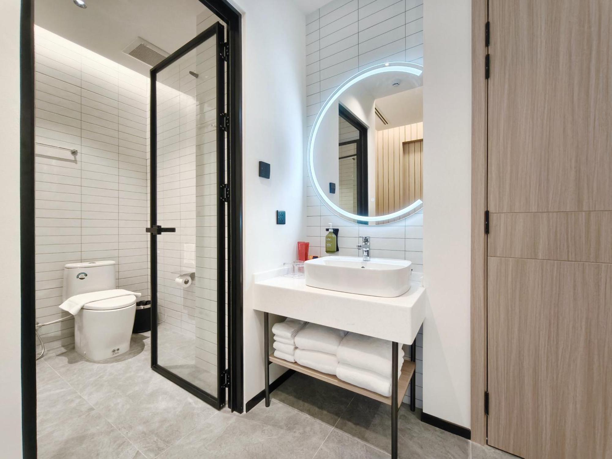 Citichic Sukhumvit 13 By Compass Hospitality - Newly Renovated Hotel Bangkok Exterior photo