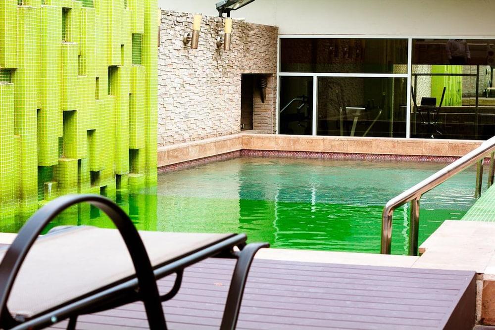 Citichic Sukhumvit 13 By Compass Hospitality - Newly Renovated Hotel Bangkok Exterior photo